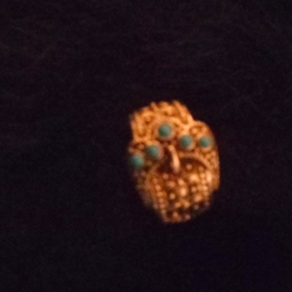 Ring - Picture 3 of 4